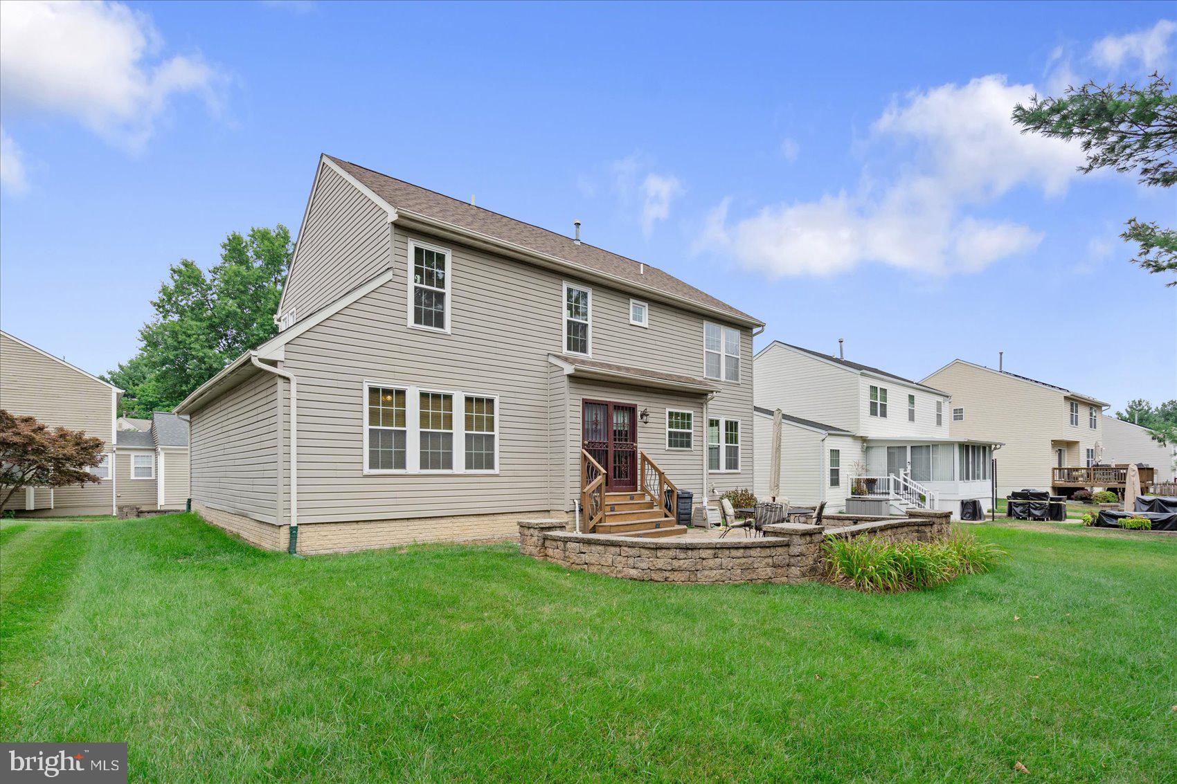 48 SADDLESTONE COURT