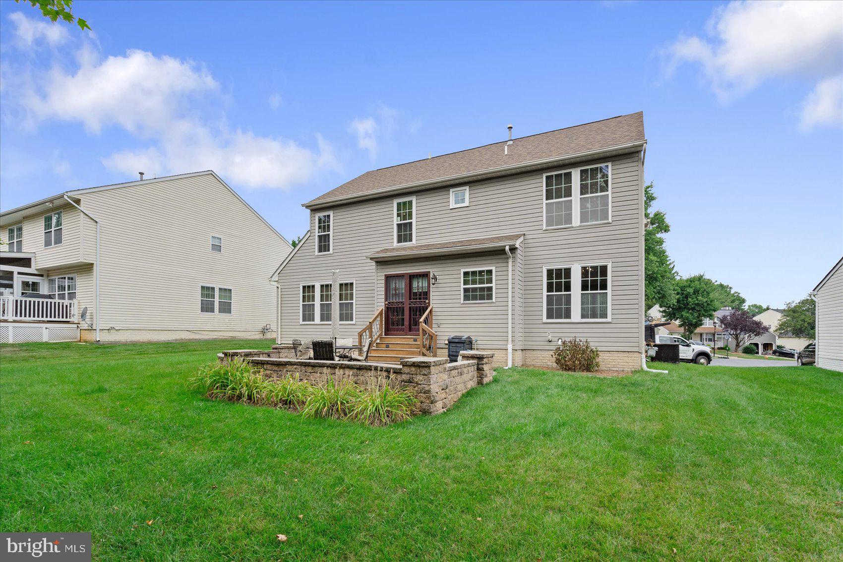 48 SADDLESTONE COURT