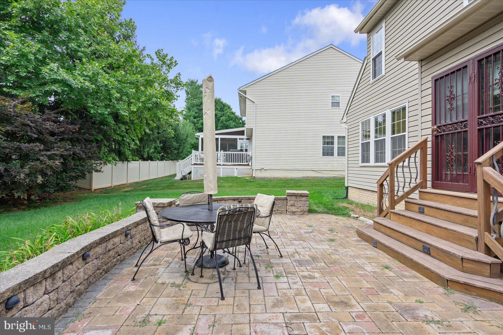48 SADDLESTONE COURT