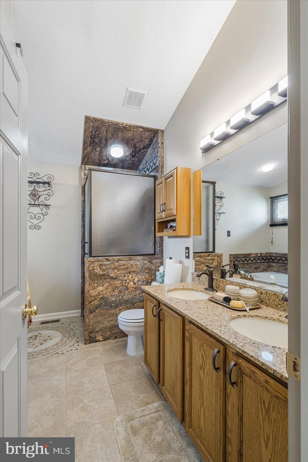 48 SADDLESTONE COURT