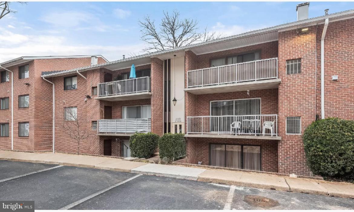 203 CORK LANE T-4