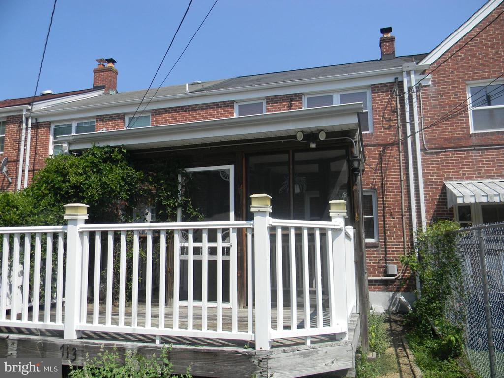 713 EASTSHIRE DRIVE
