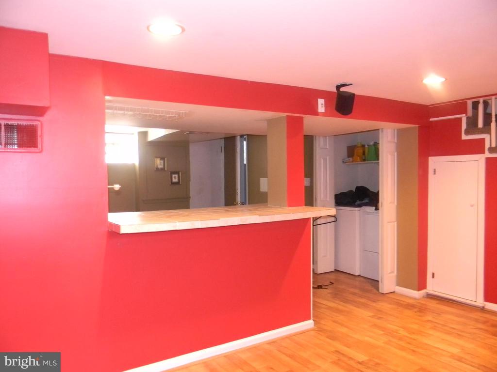 713 EASTSHIRE DRIVE