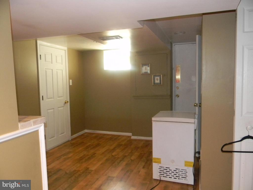 713 EASTSHIRE DRIVE
