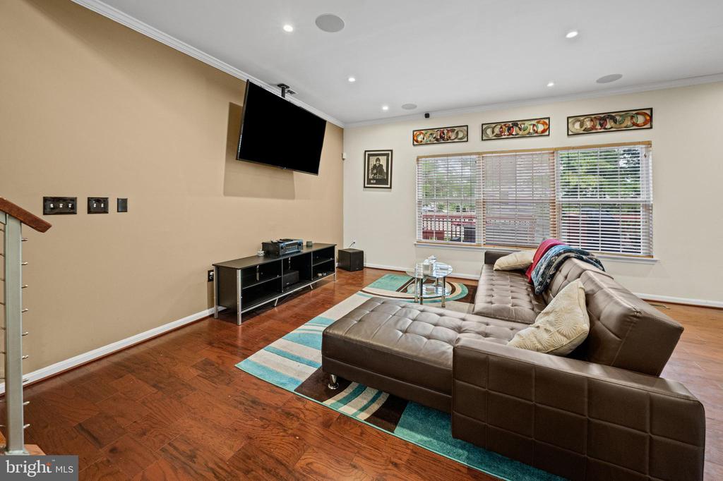 2094 STREAMWAY COURT