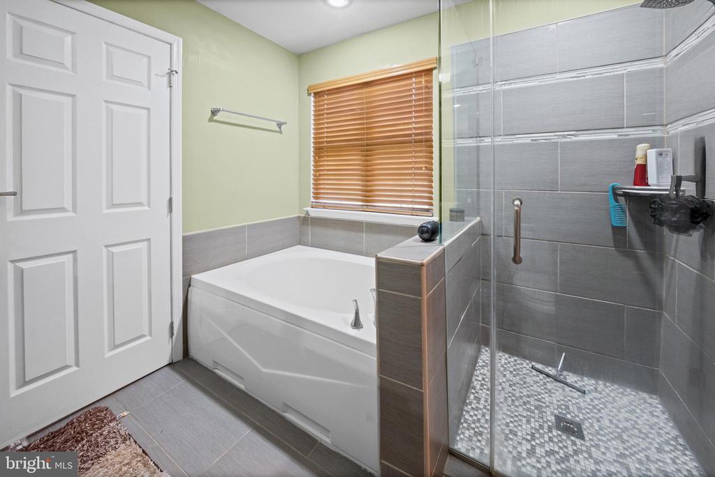 2094 STREAMWAY COURT