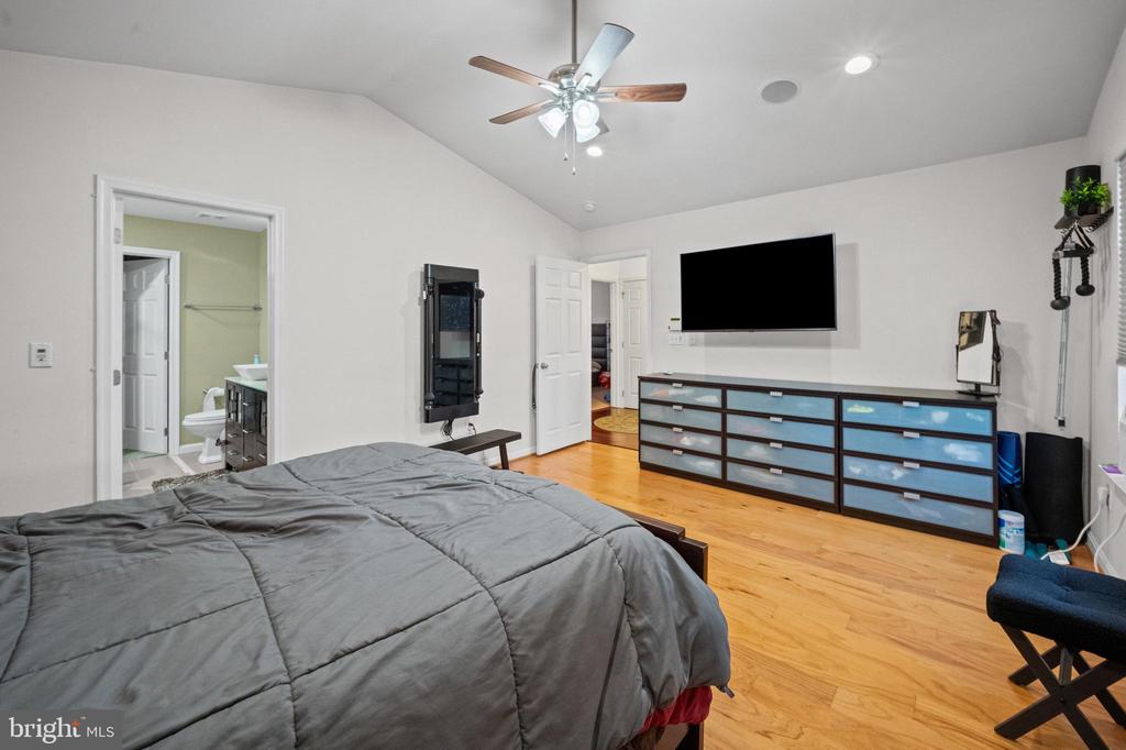 2094 STREAMWAY COURT