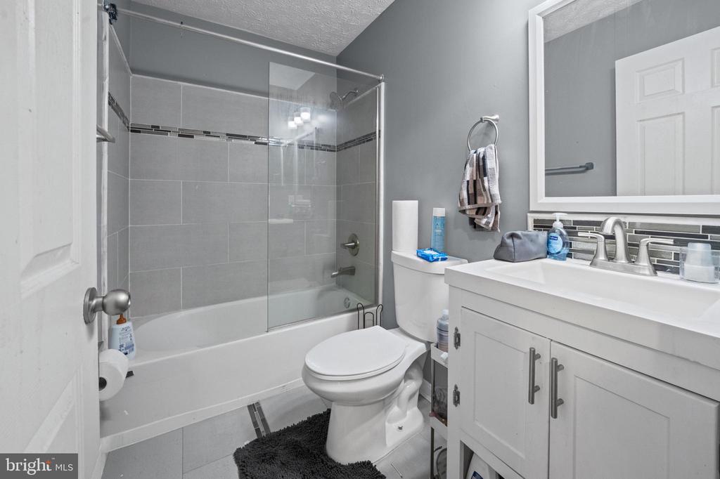2094 STREAMWAY COURT