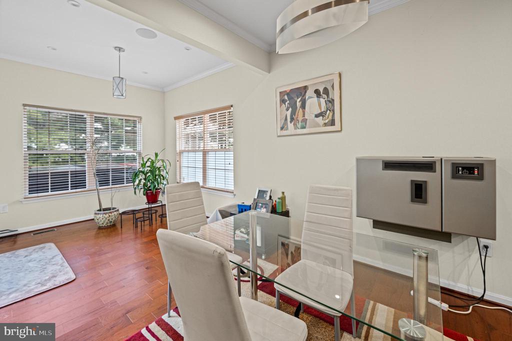 2094 STREAMWAY COURT