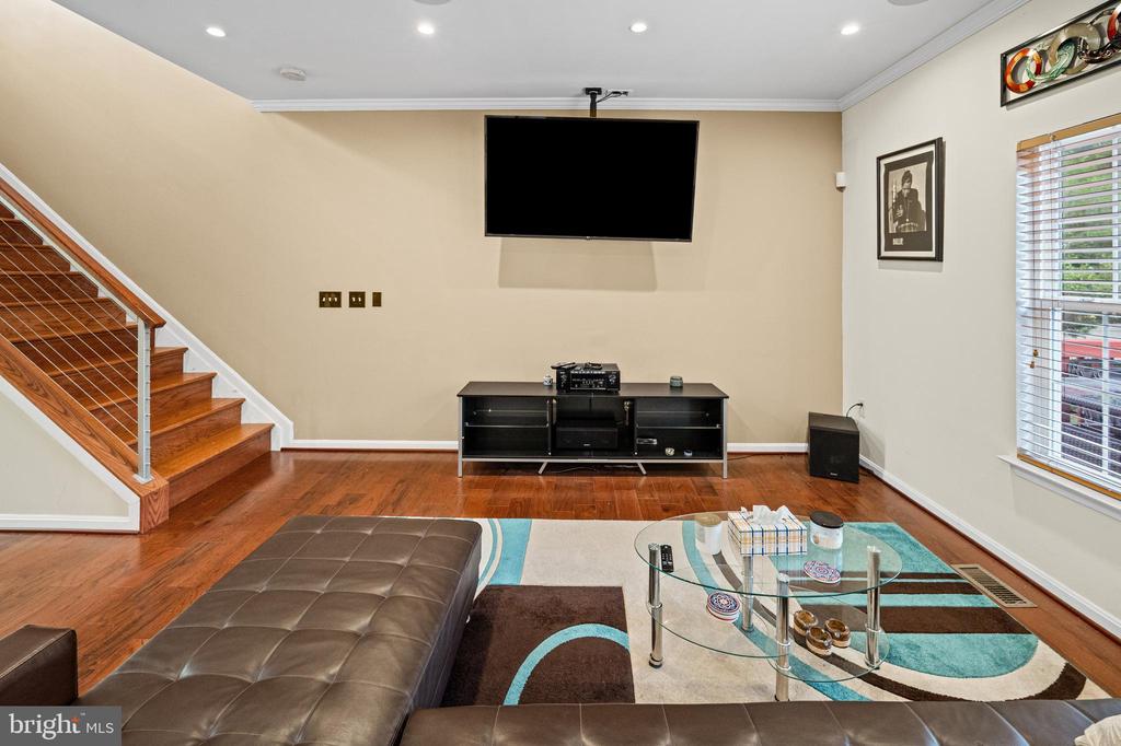 2094 STREAMWAY COURT