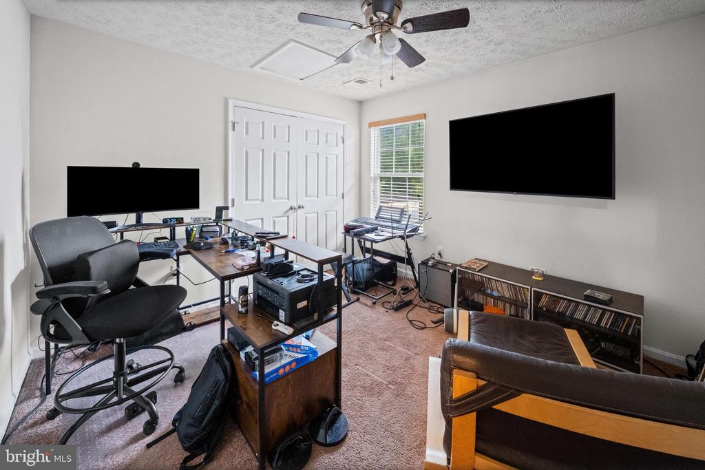 2094 STREAMWAY COURT