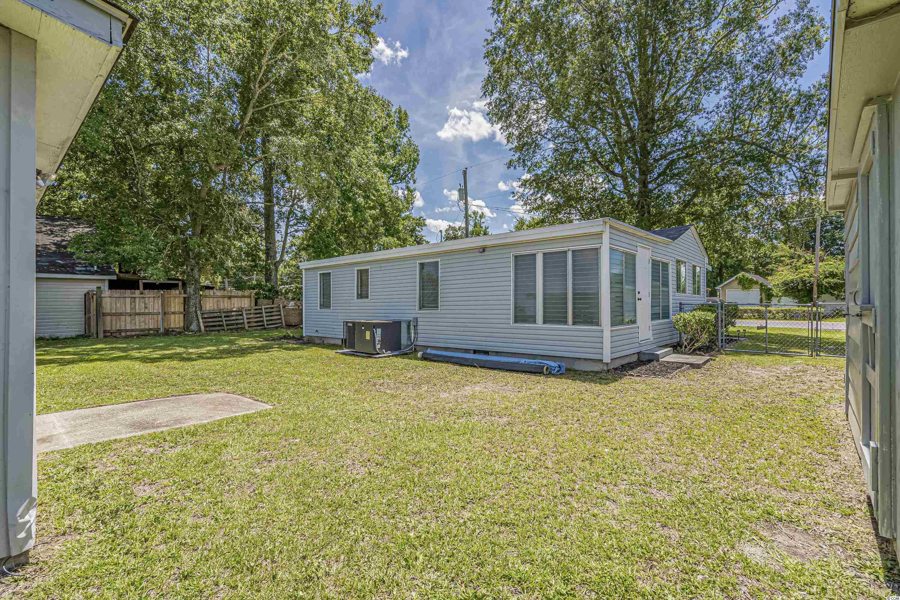 584 Vista Dr.