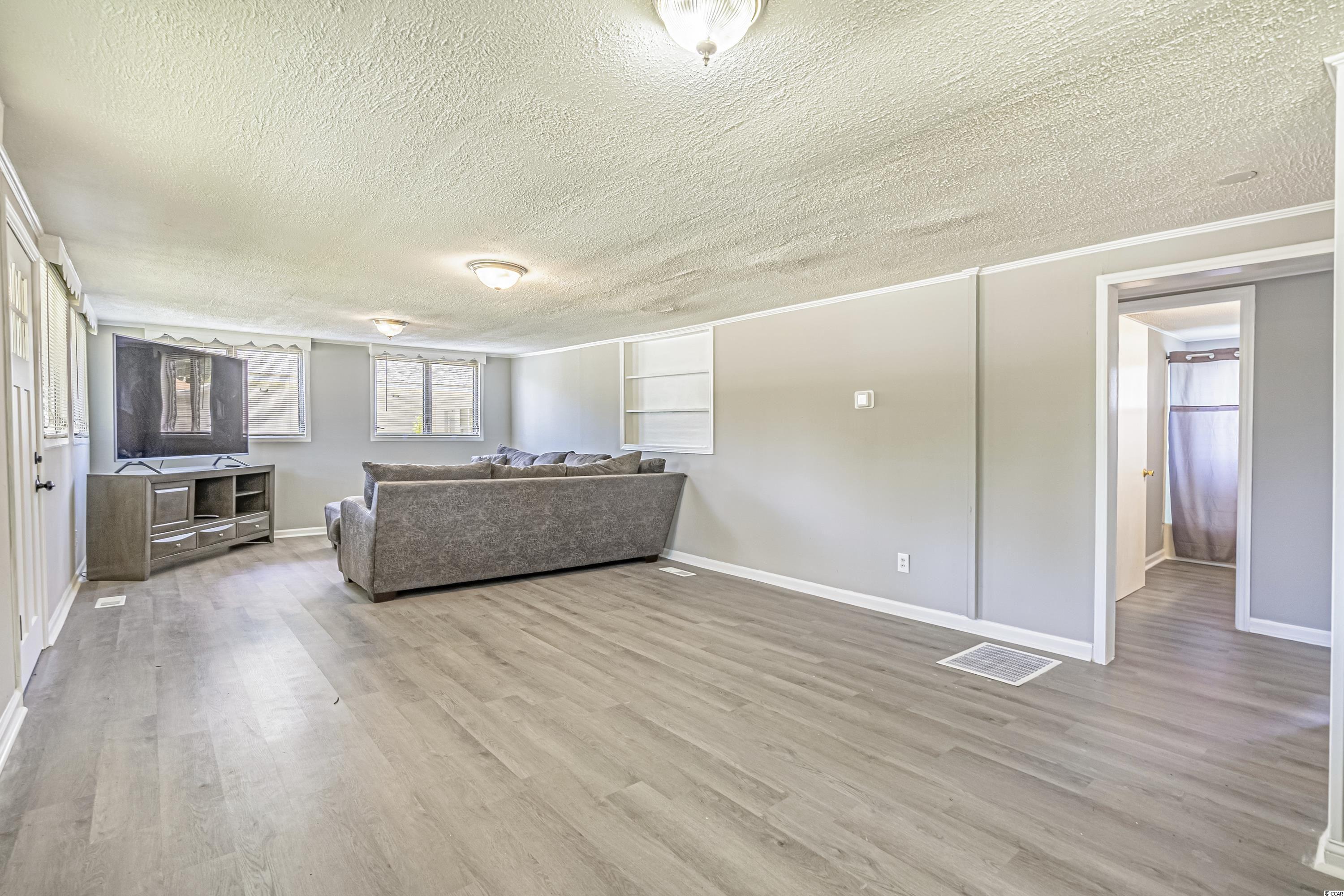 584 Vista Dr.