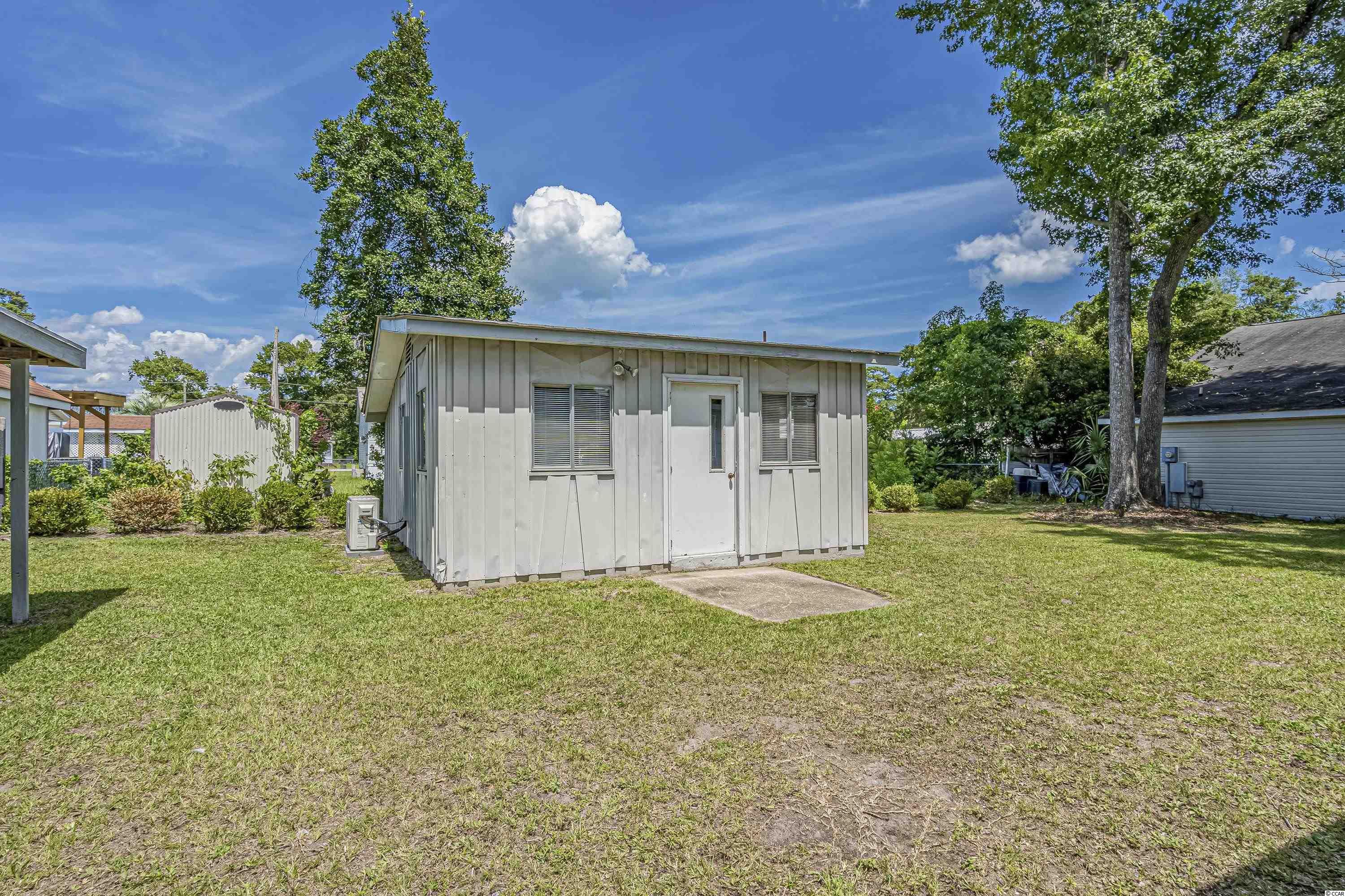 584 Vista Dr.