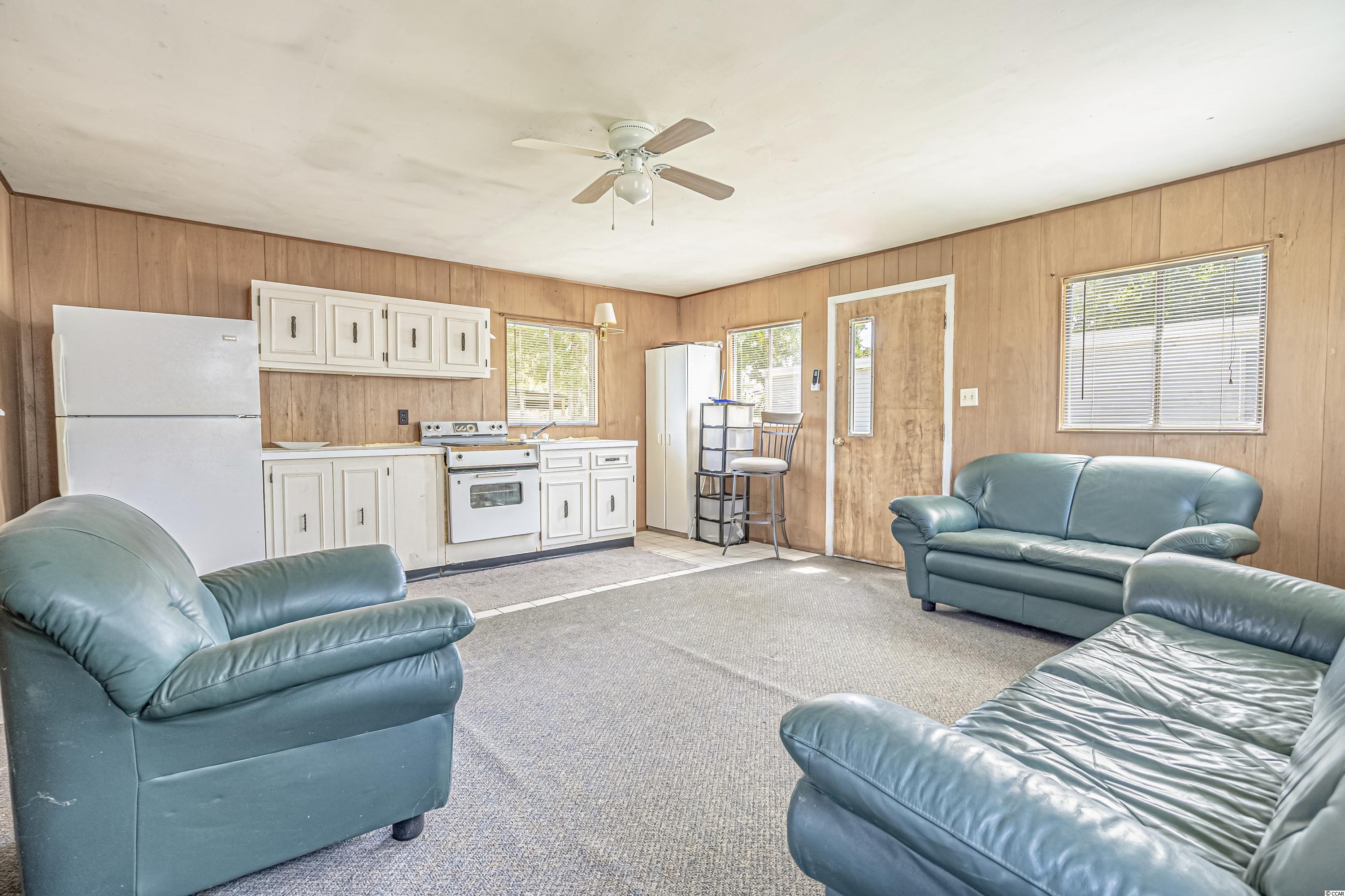 584 Vista Dr.