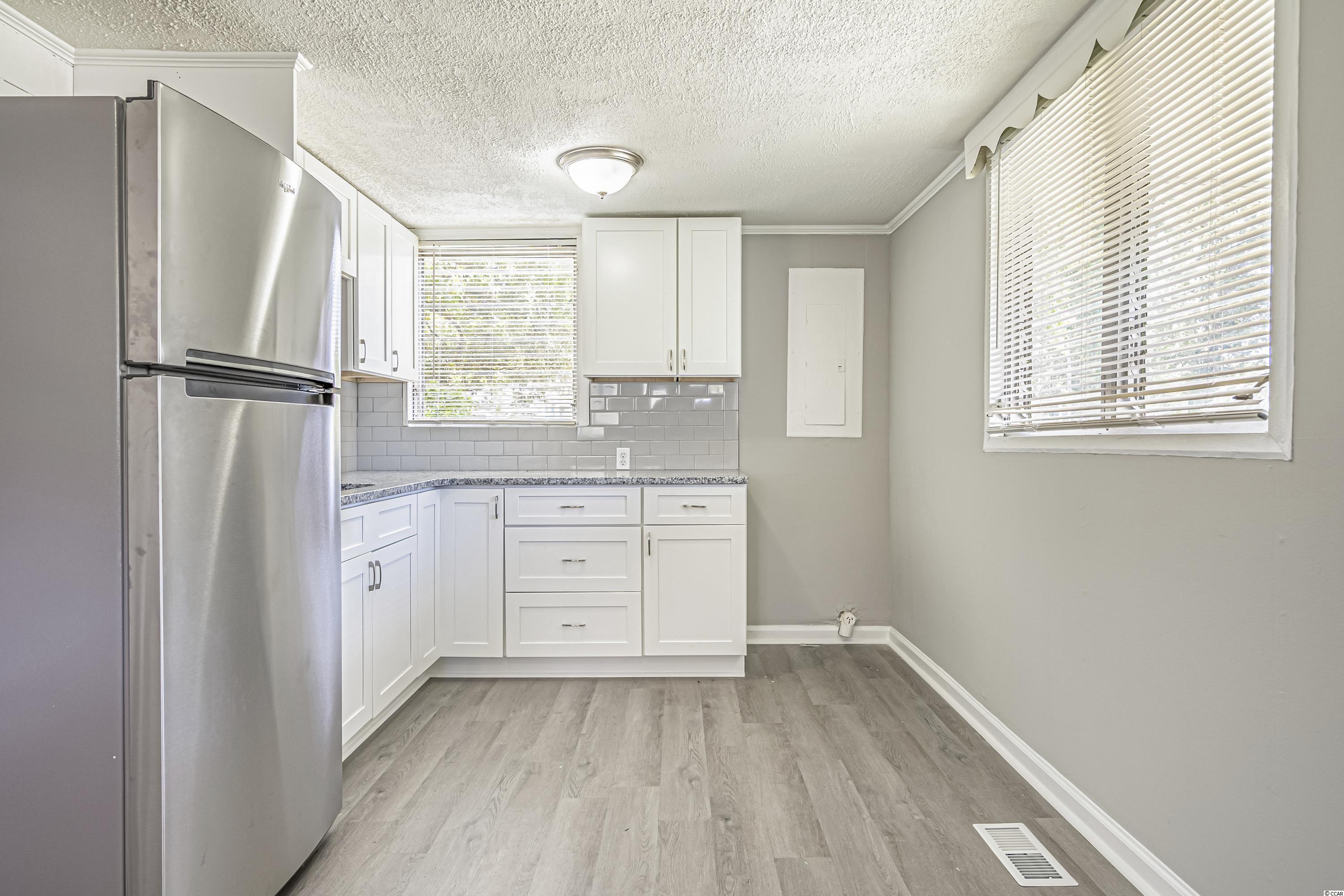 584 Vista Dr.