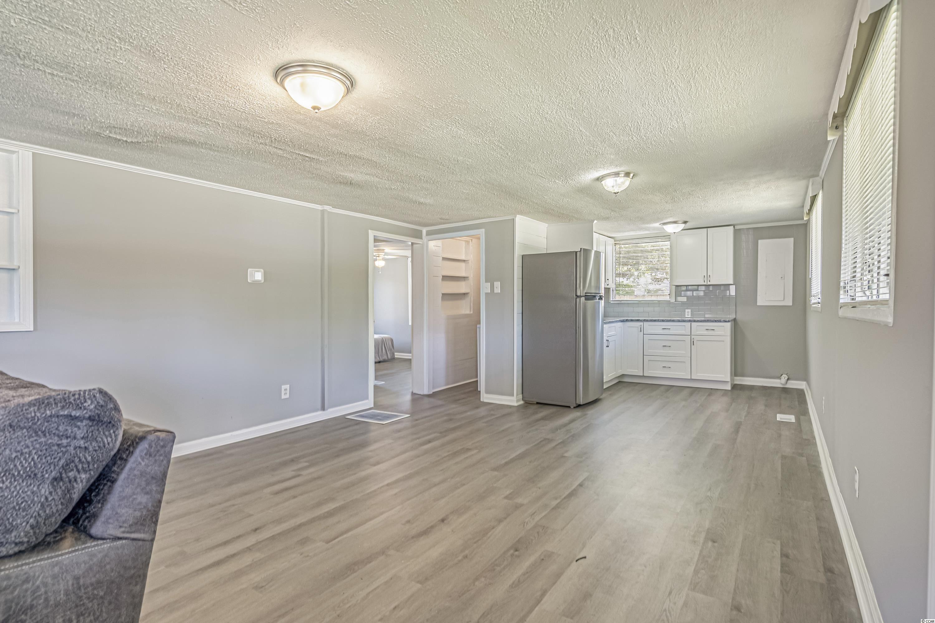 584 Vista Dr.