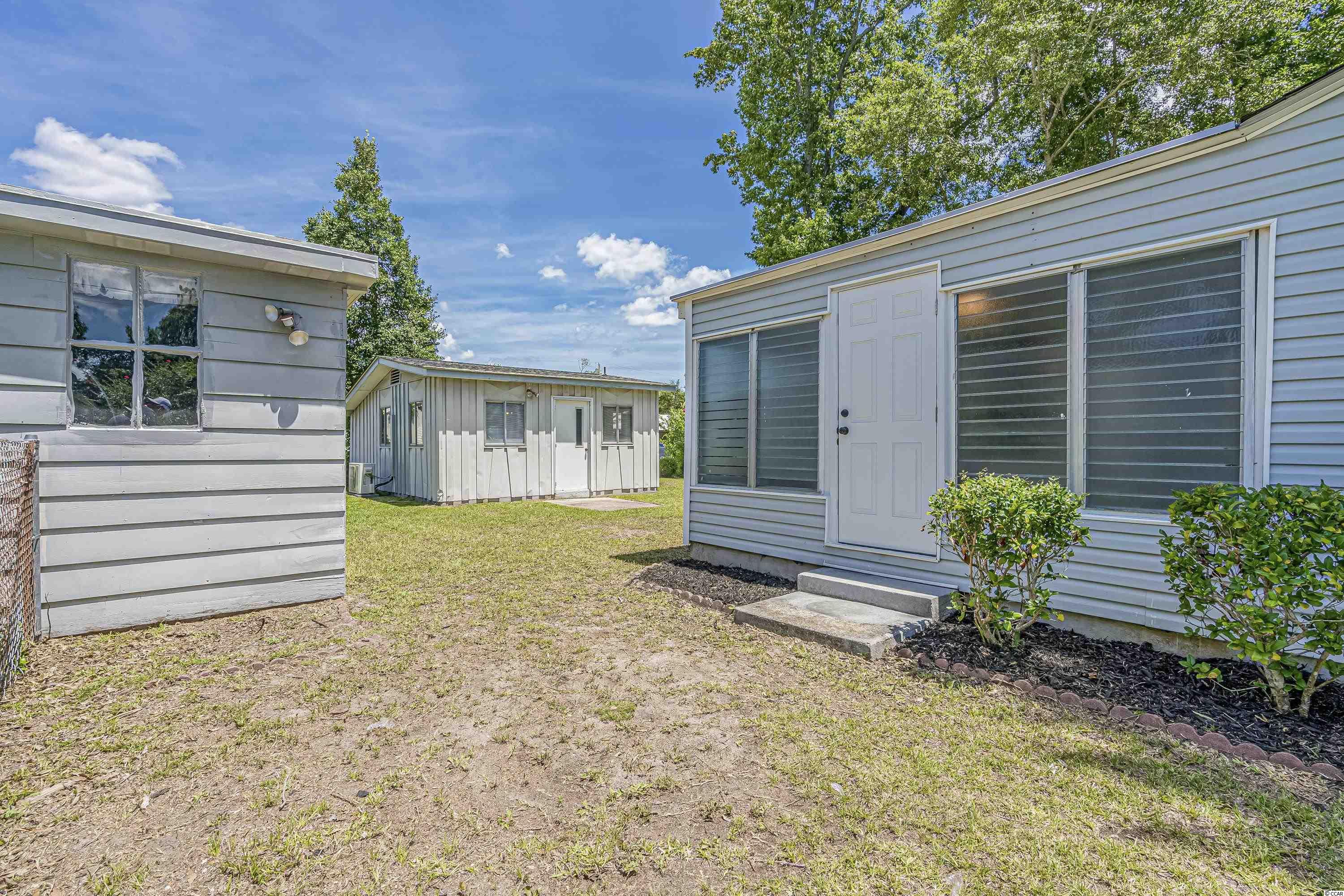 584 Vista Dr.