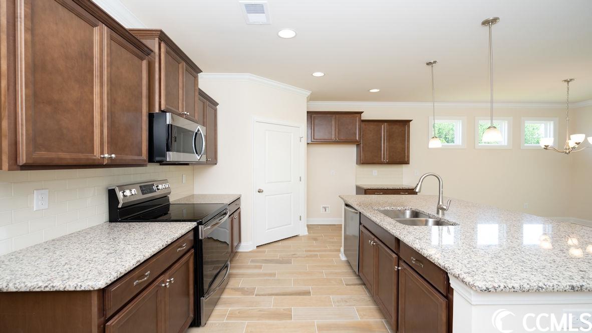 4041 Dewberry Ln.