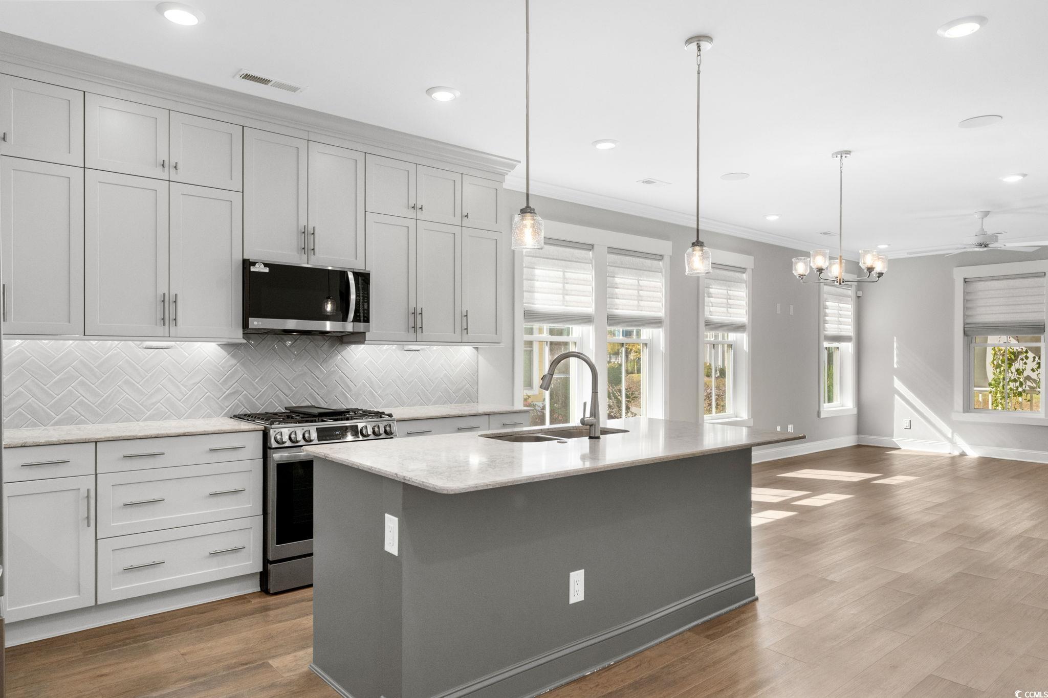 889 Hillmoore Ct. Unit: A