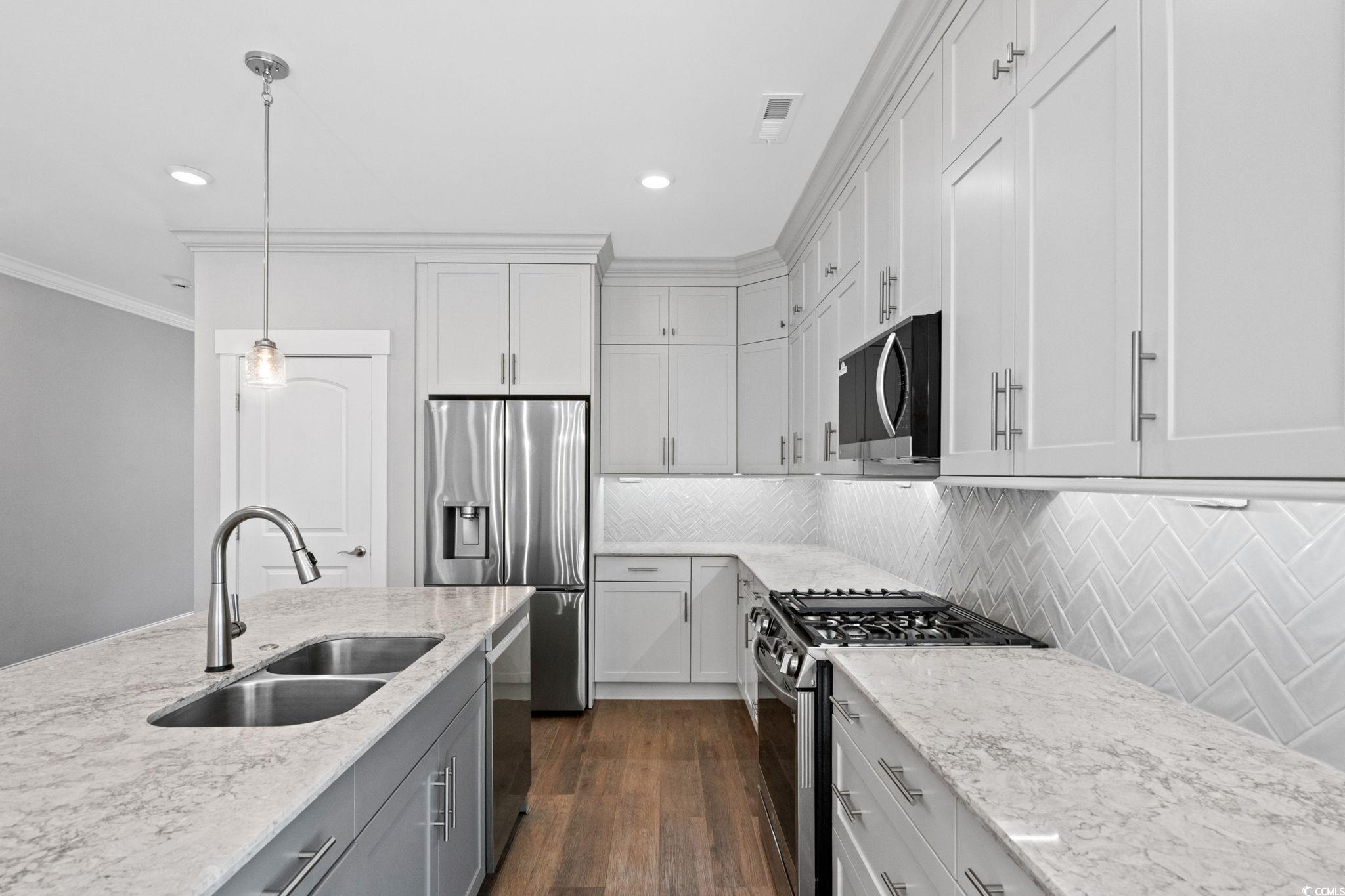 889 Hillmoore Ct. Unit: A