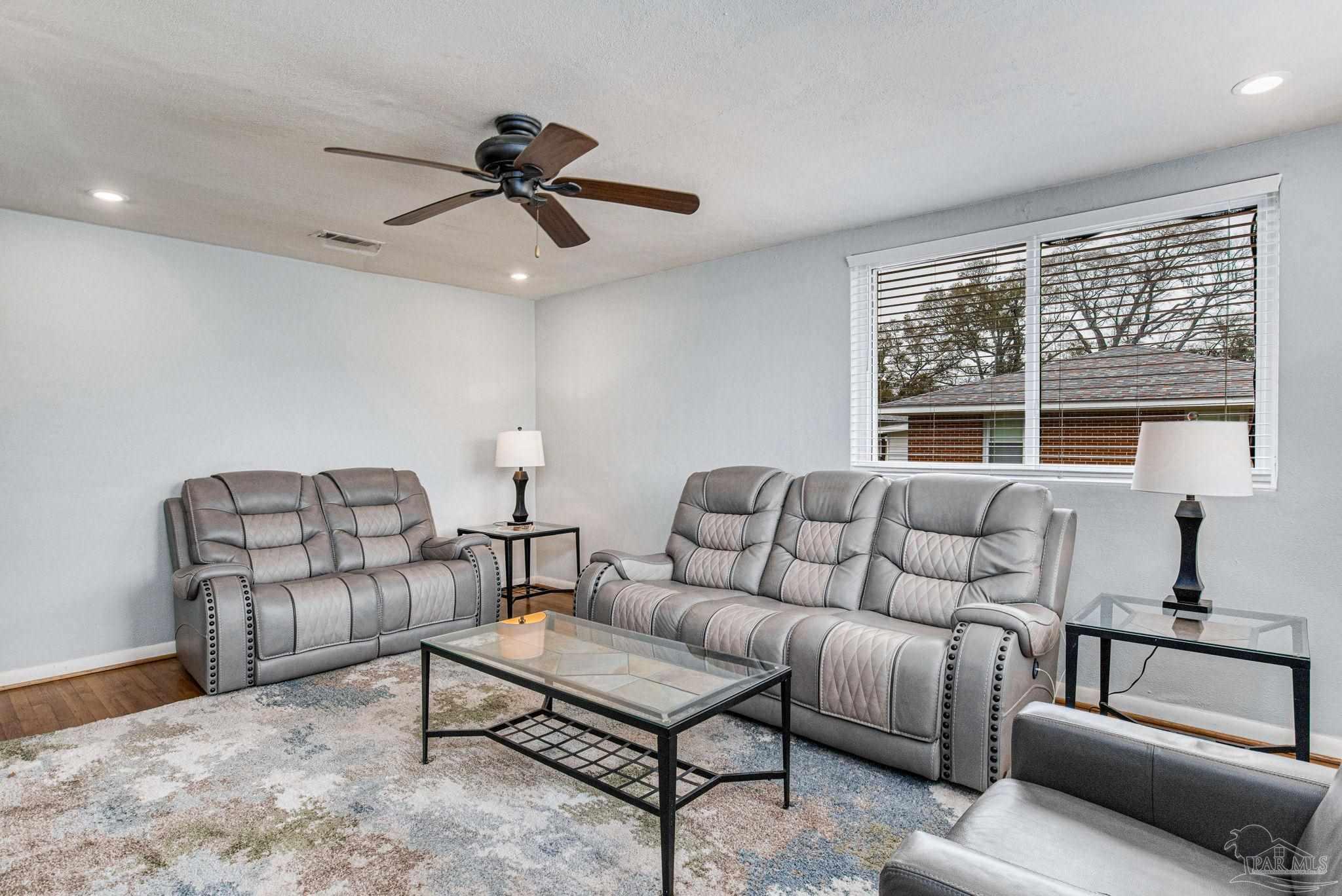 331 Robin Rd