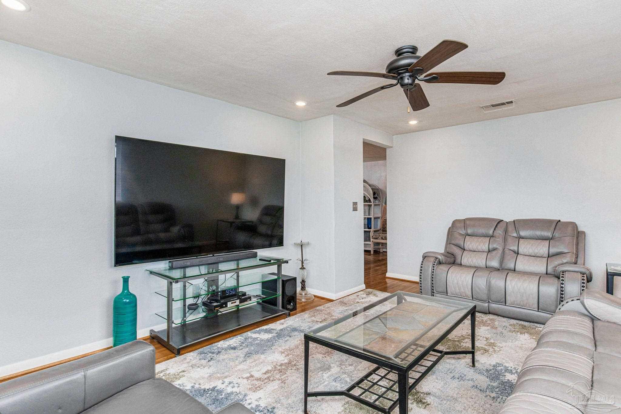 331 Robin Rd