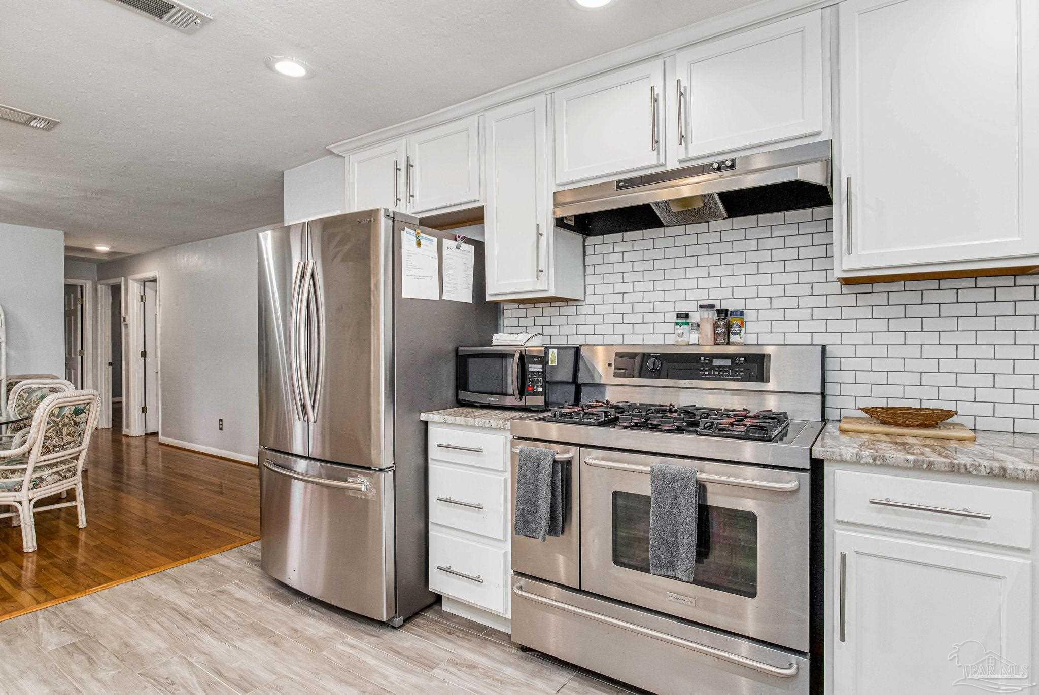 331 Robin Rd