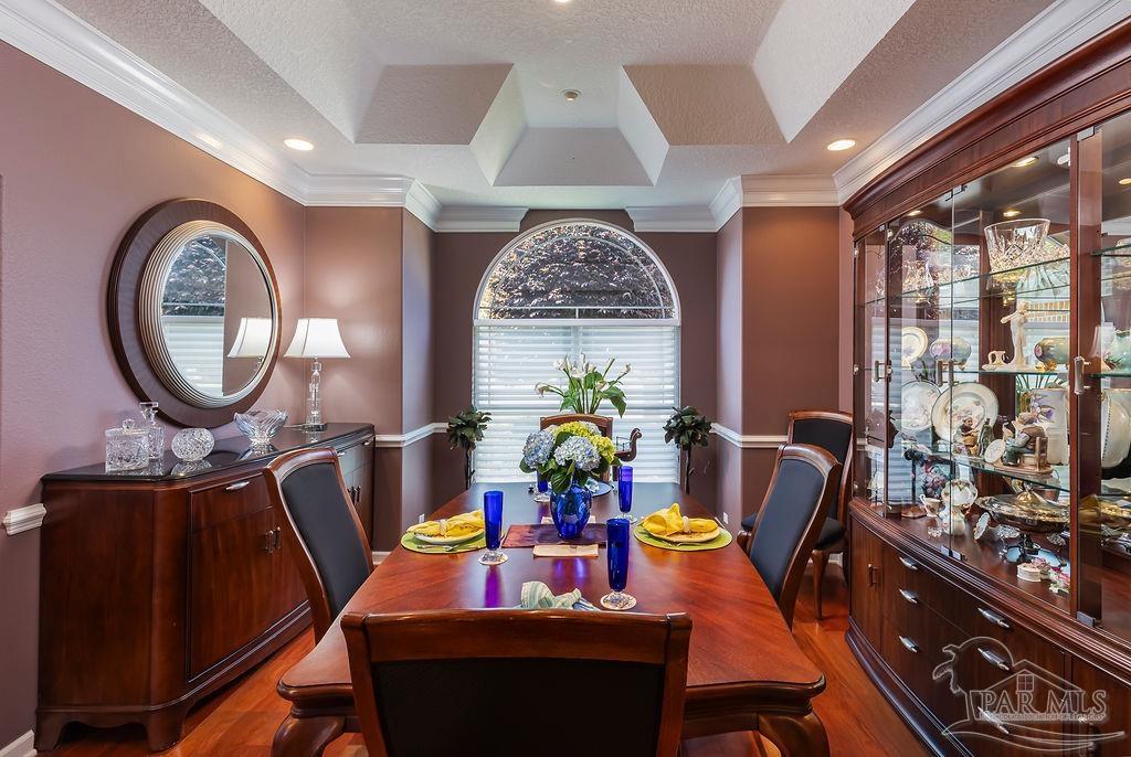 5600 Enchanting Oaks Dr