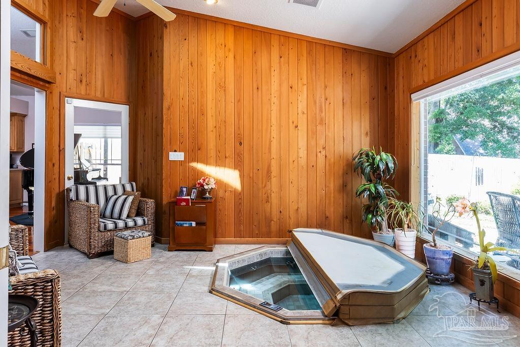 5600 Enchanting Oaks Dr