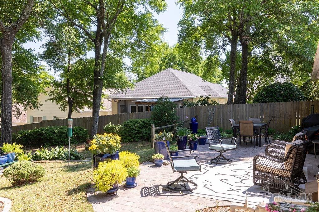 5600 Enchanting Oaks Dr