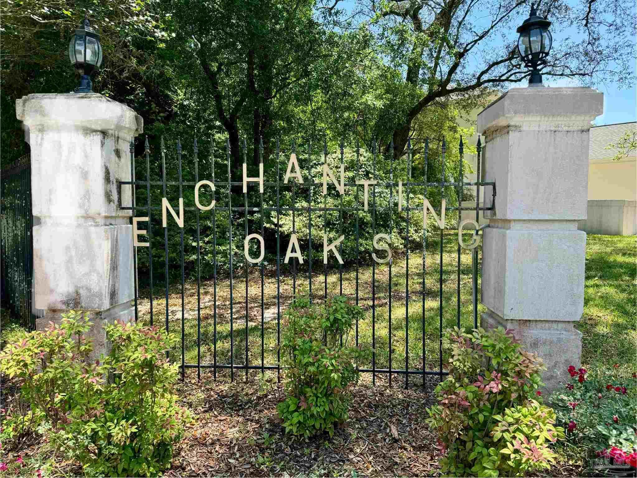 5600 Enchanting Oaks Dr