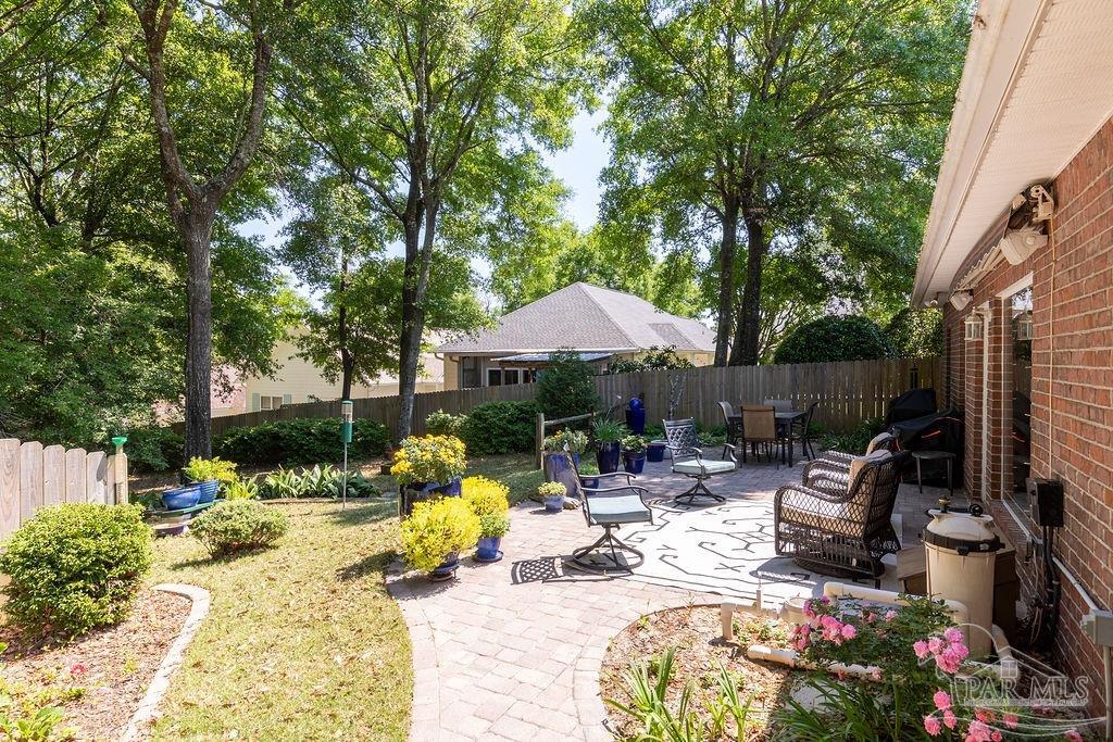 5600 Enchanting Oaks Dr