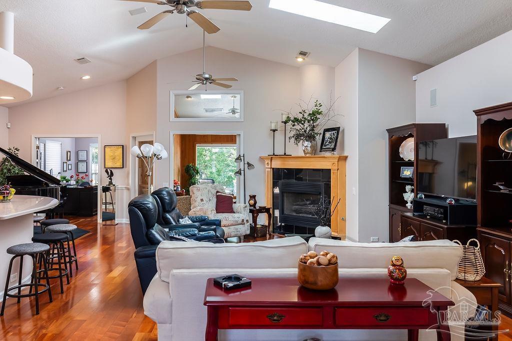 5600 Enchanting Oaks Dr