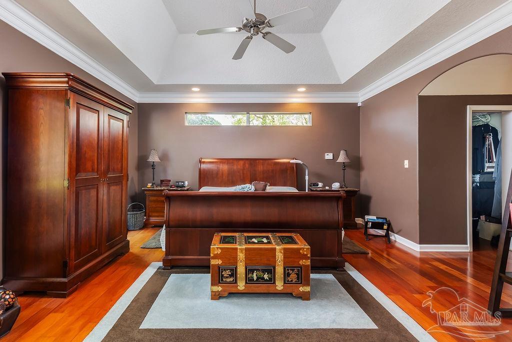5600 Enchanting Oaks Dr