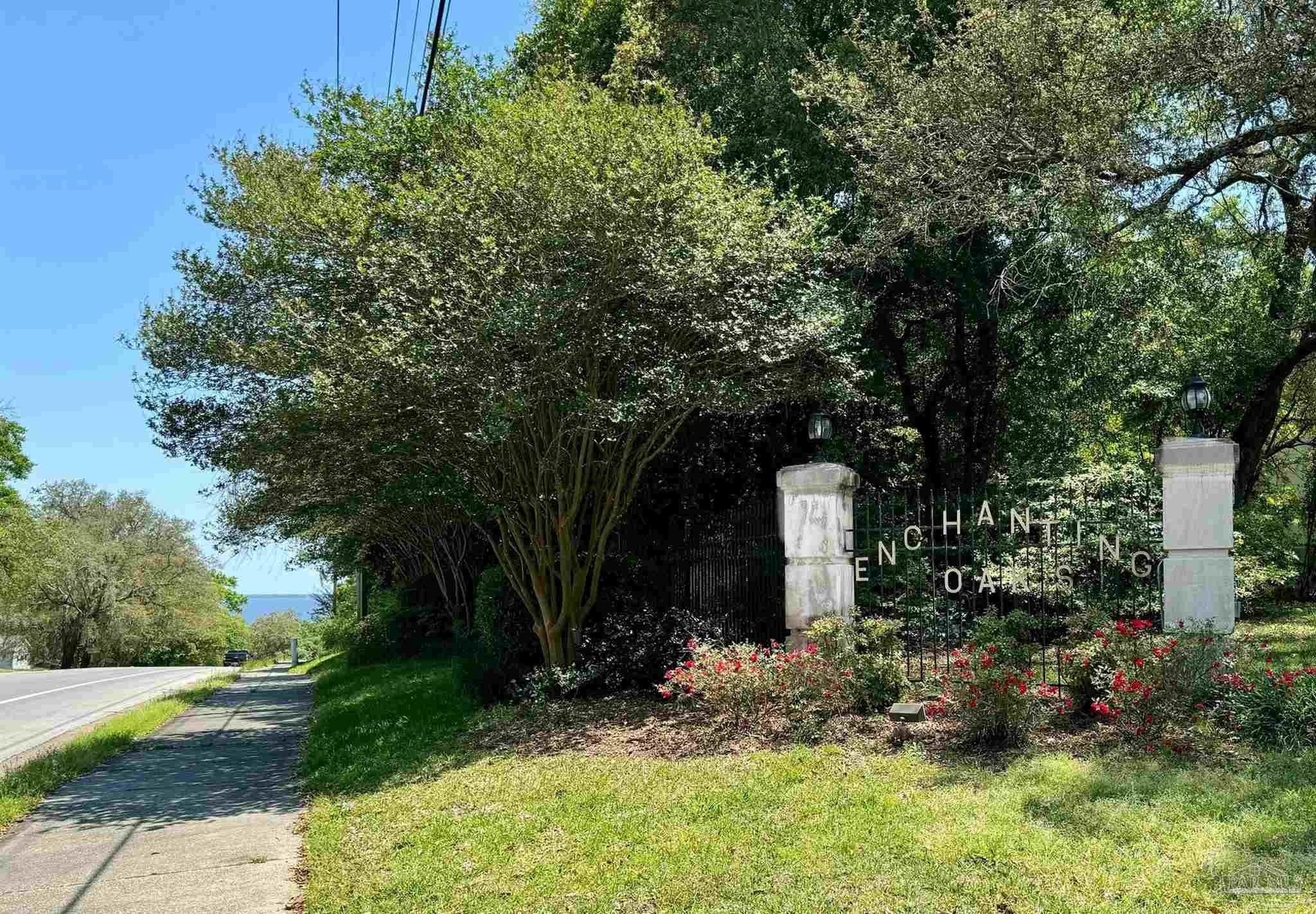 5600 Enchanting Oaks Dr