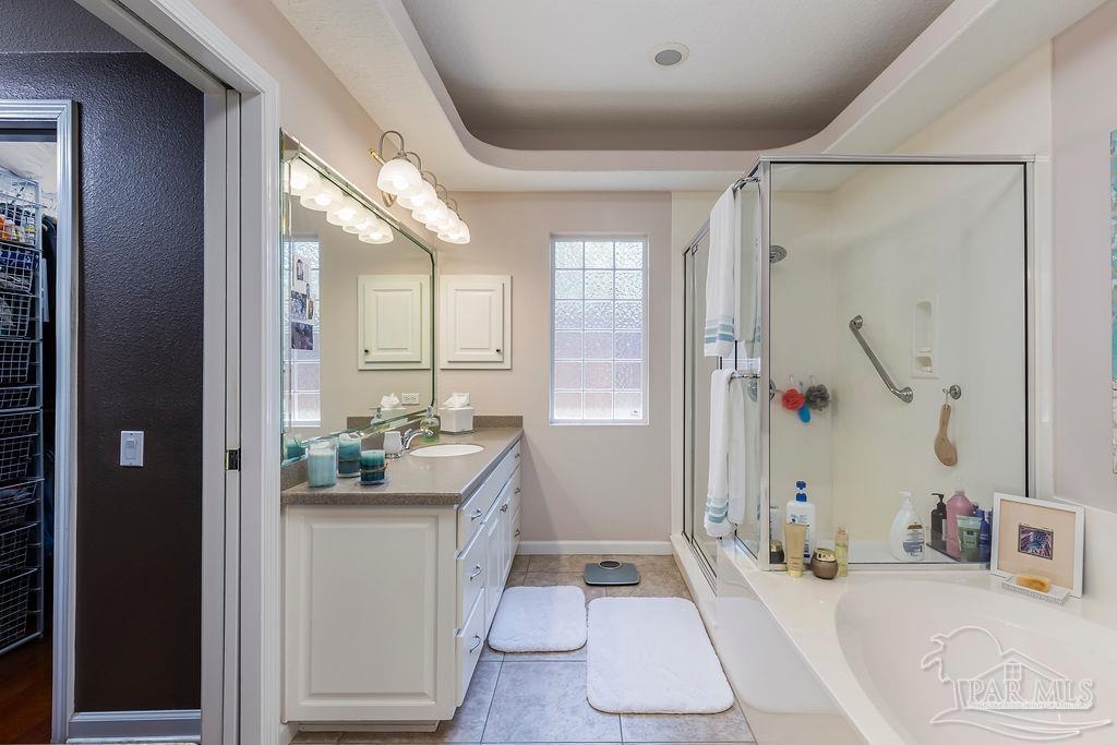 5600 Enchanting Oaks Dr