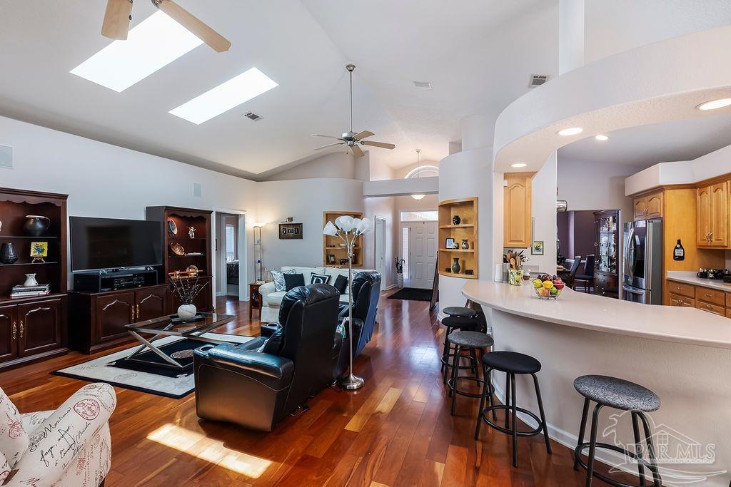 5600 Enchanting Oaks Dr