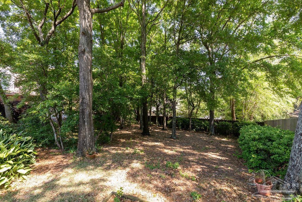 5600 Enchanting Oaks Dr