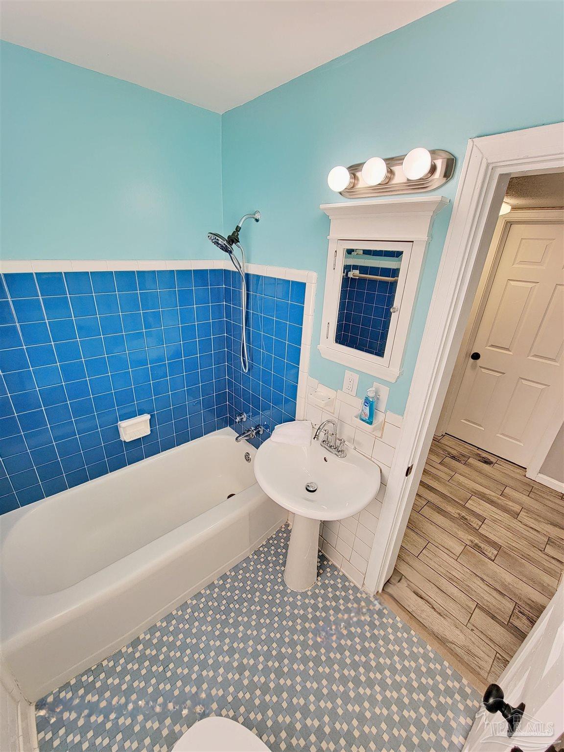 123 Berkley Dr