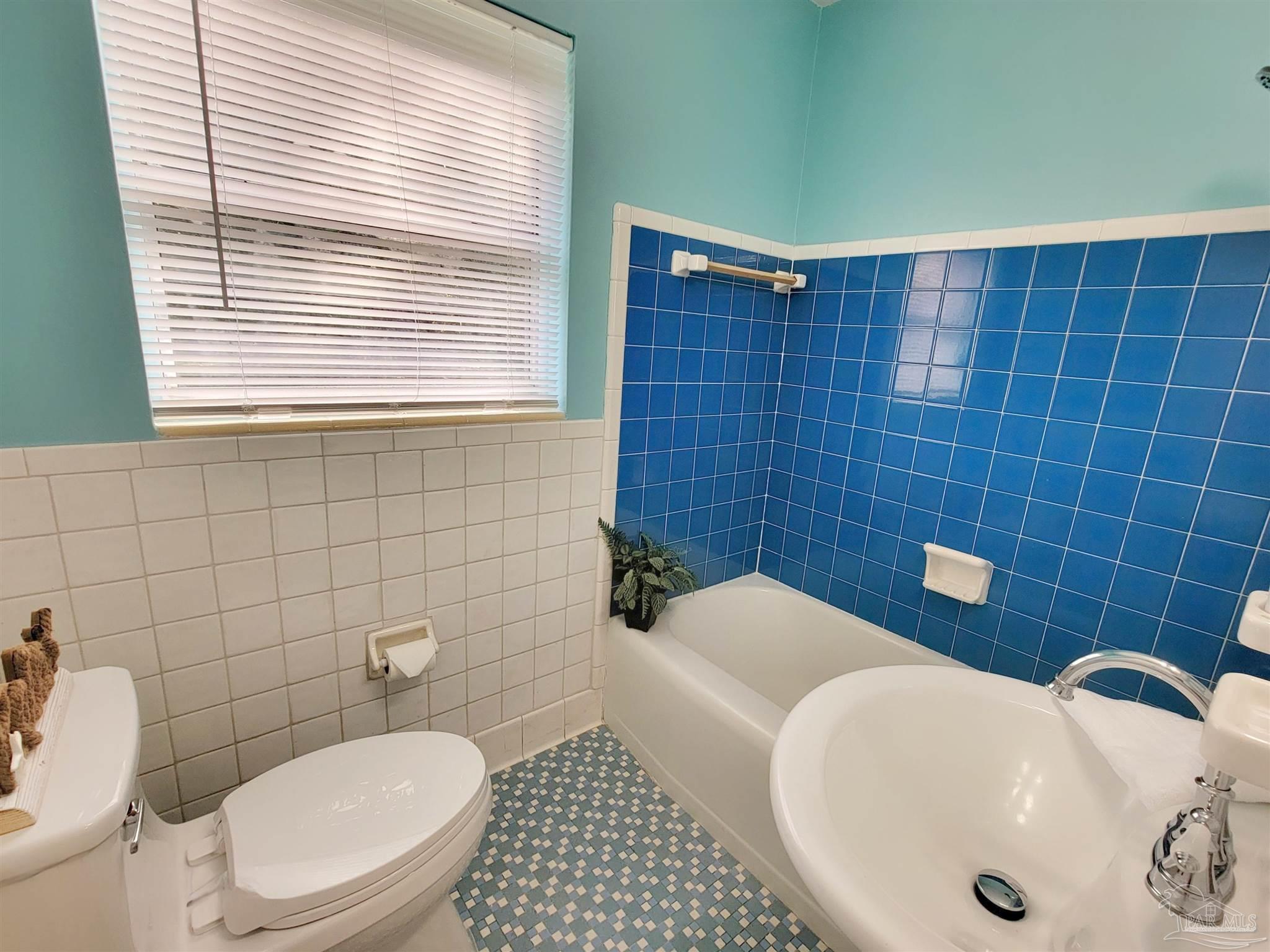 123 Berkley Dr