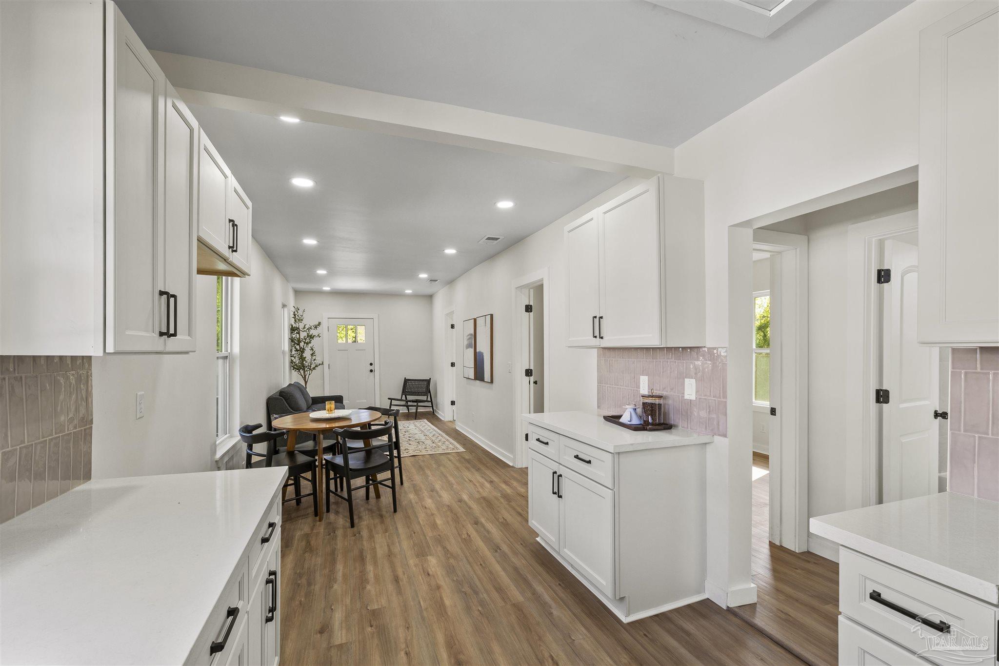 1106 W La Rua St