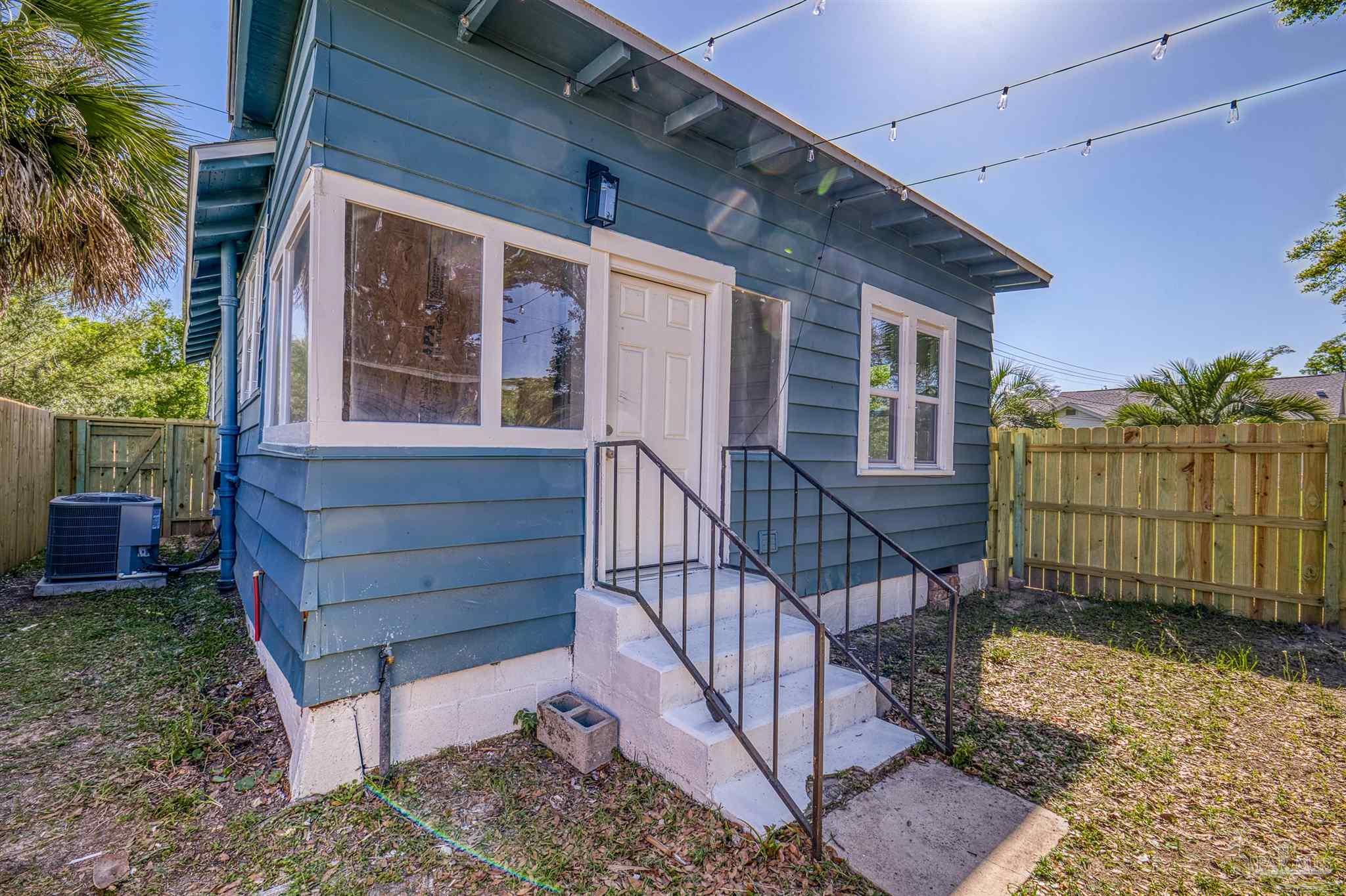 1106 W La Rua St