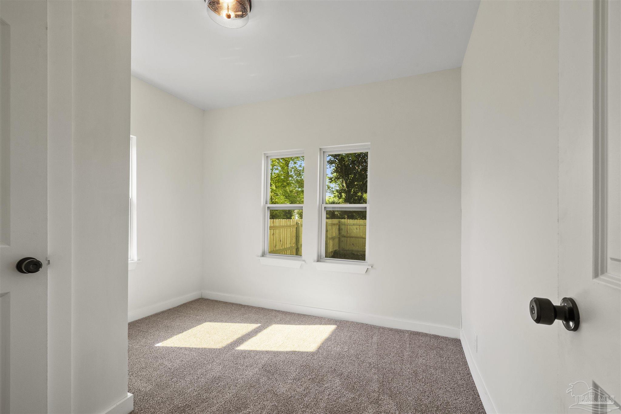 1106 W La Rua St