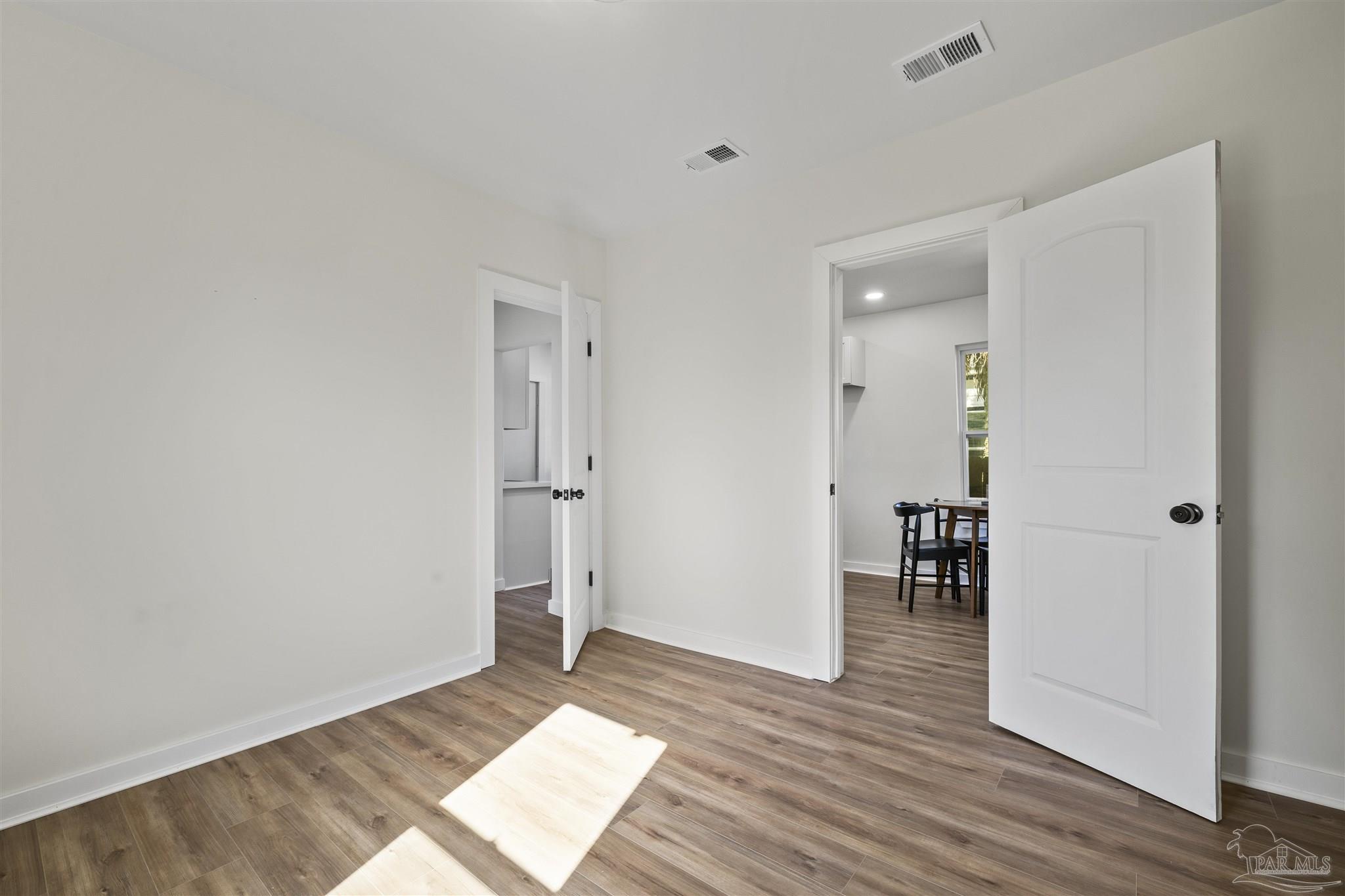 1106 W La Rua St