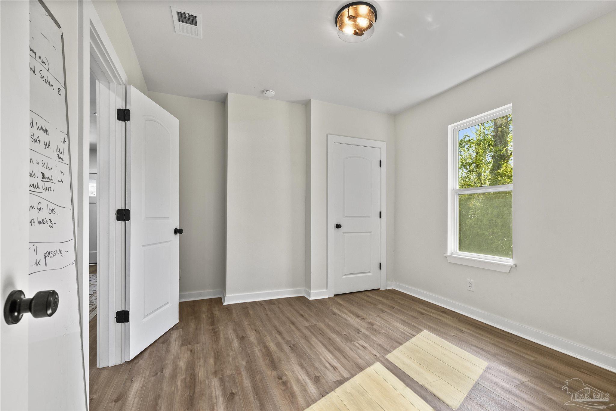 1106 W La Rua St