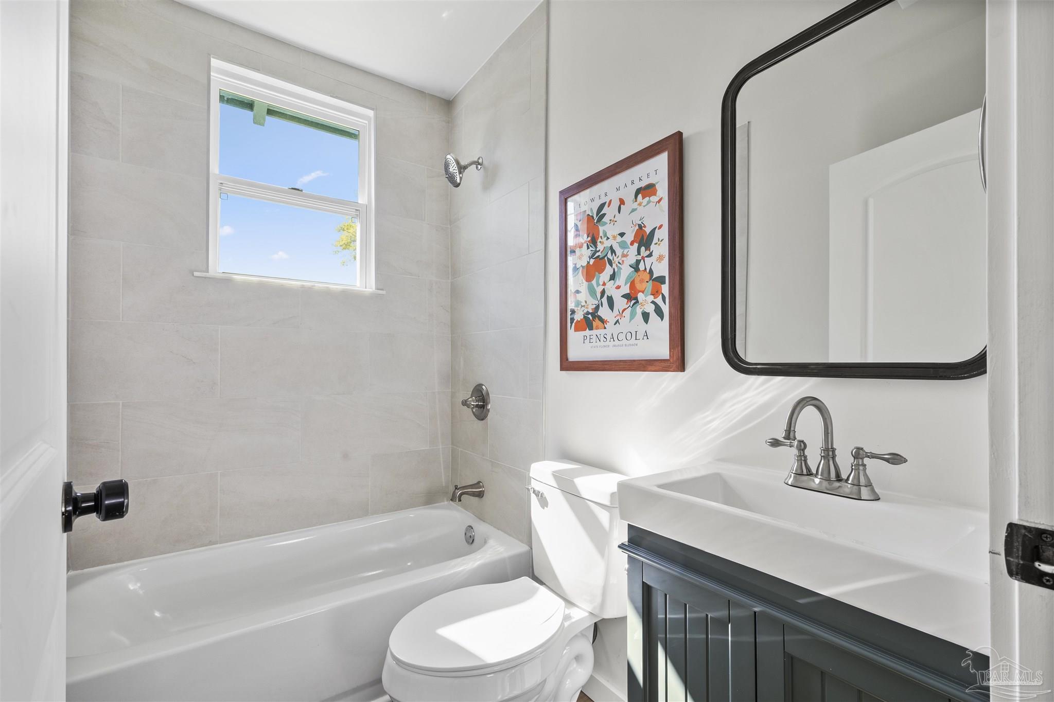 1106 W La Rua St