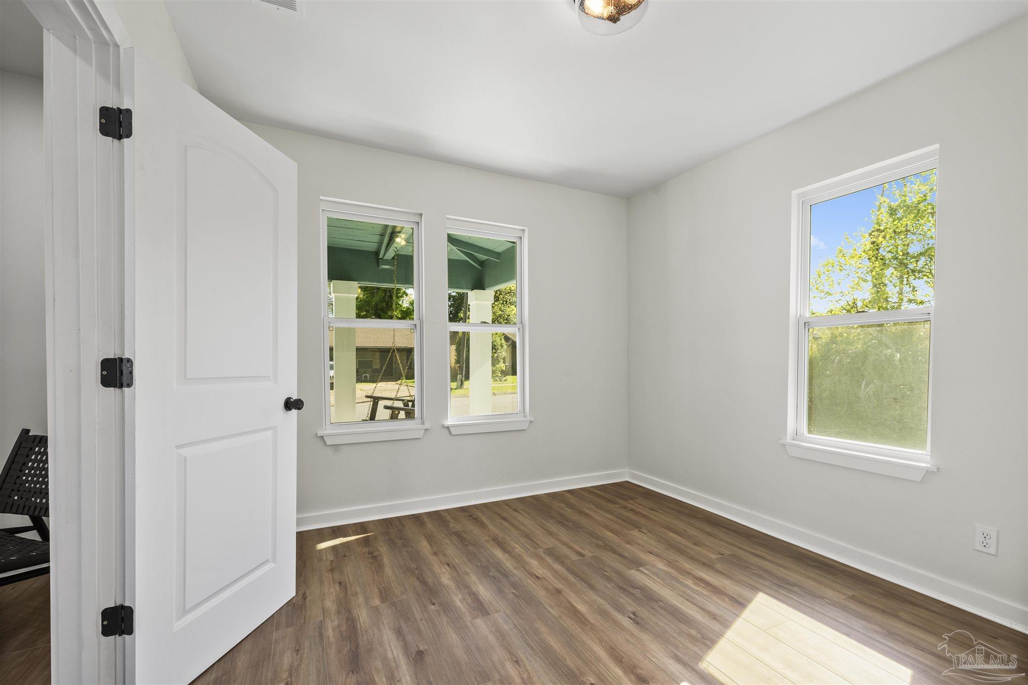 1106 W La Rua St