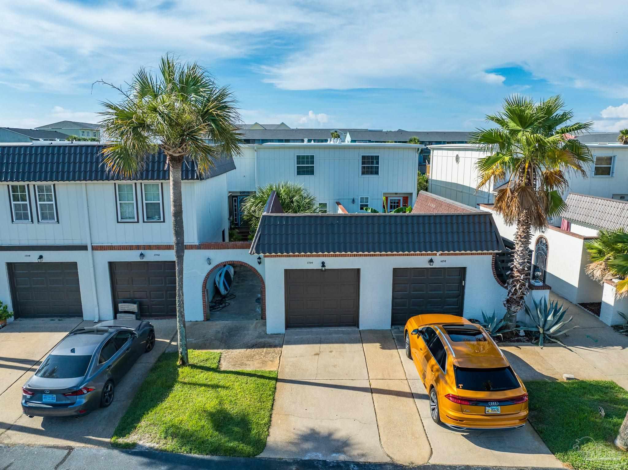 1700 Via Deluna Dr