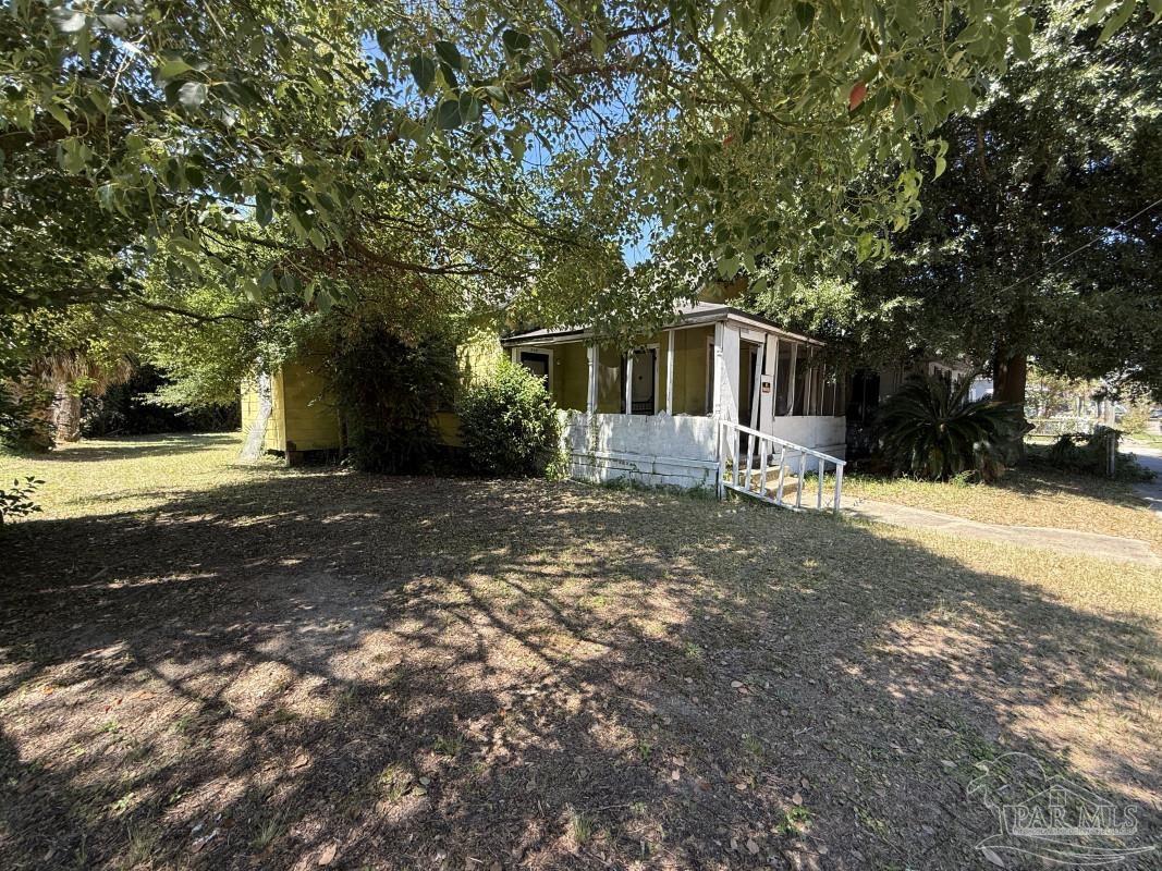 909 N 6th Ave, Pensacola